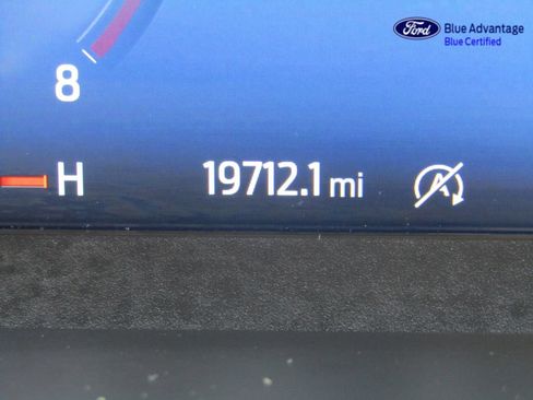 Certified 2025 Ford Escape Platinum AWD/4WD image 34