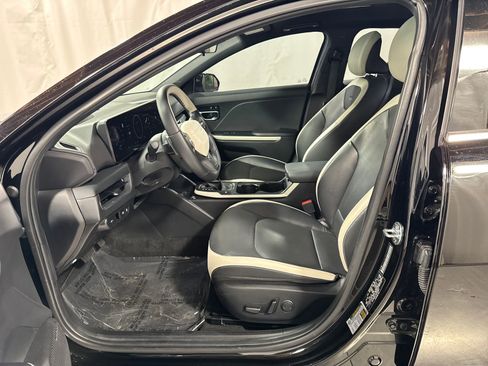 Used 2025 Kia K4 GT-Line w/ GT-Line Premium Package FWD image 3