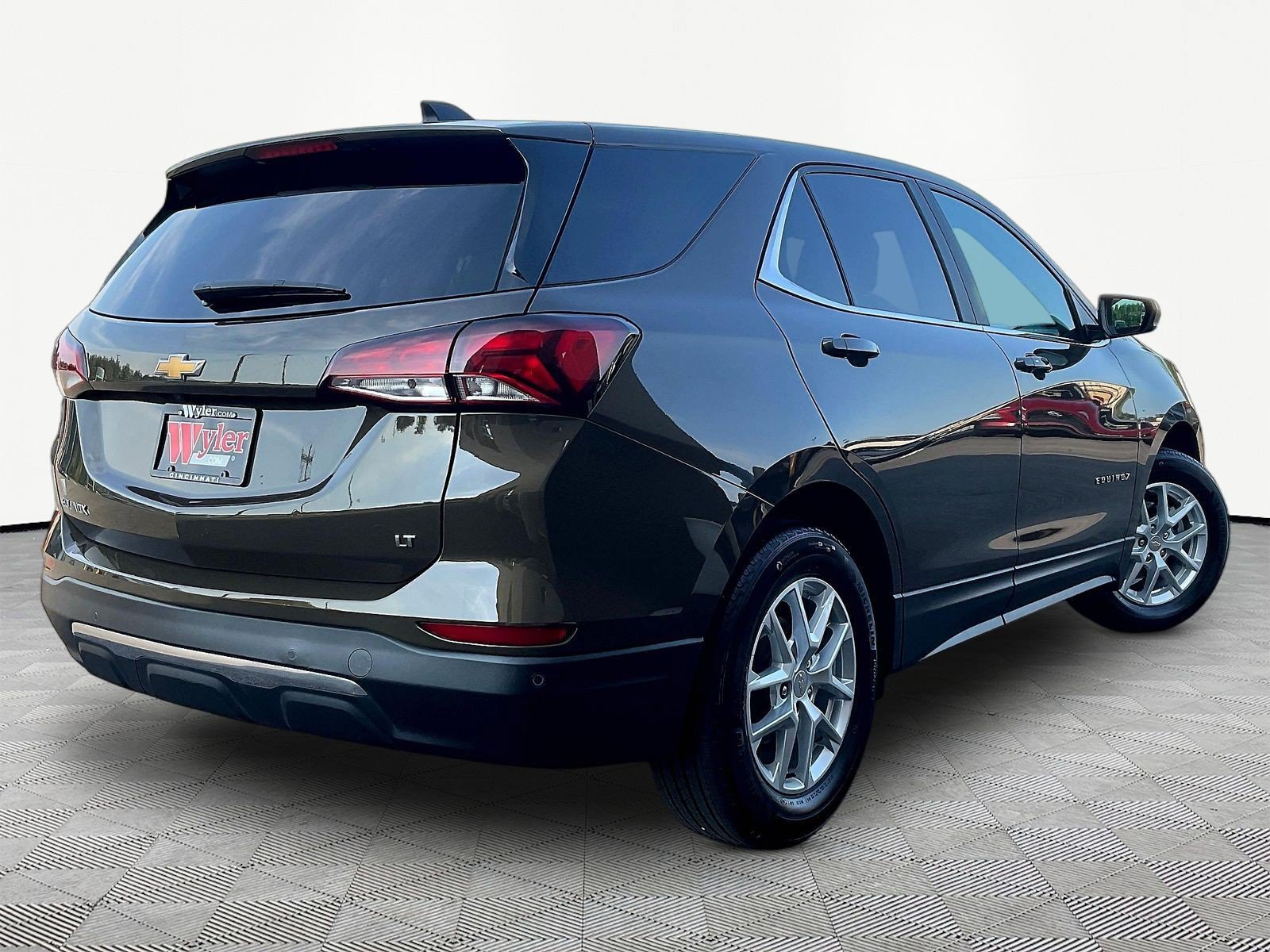Used 2024 Chevrolet Equinox LT FWD image 6
