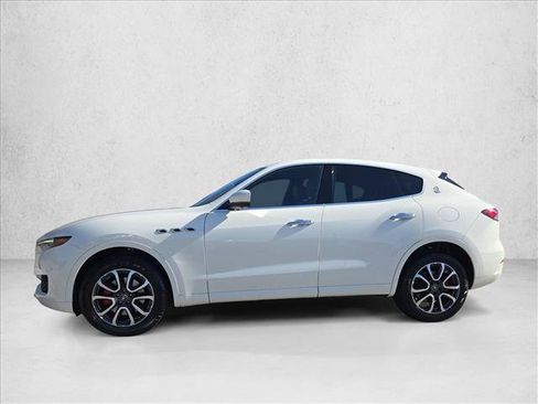 Used 2021 Maserati Levante image 9