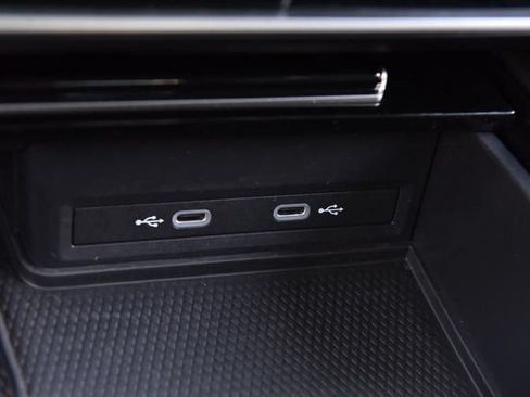 Certified 2025 Volkswagen Atlas Cross Sport SE FWD image 16