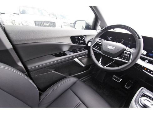 New 2027 Cadillac Optiq Luxury AWD/4WD image 8