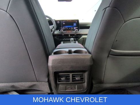 Used 2023 Chevrolet Colorado Z71 w/ Z71 Convenience Package 2 AWD/4WD image 22