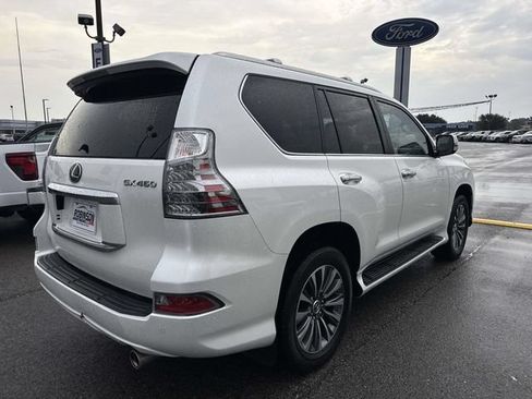 Used 2023 Lexus GX 460 Luxury w/ Accessory Package AWD/4WD image 5