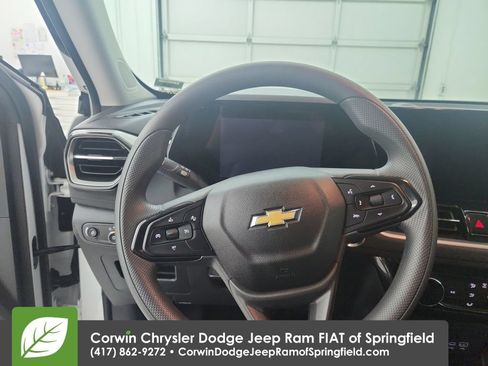 Used 2025 Chevrolet TrailBlazer LT AWD/4WD image 21