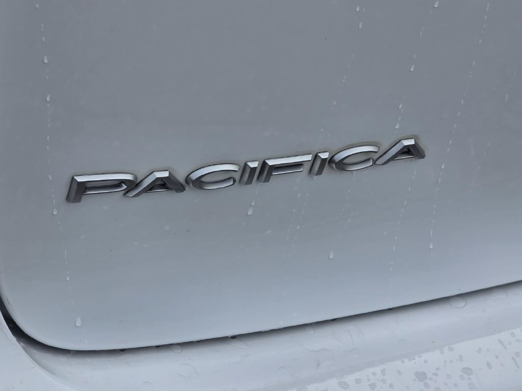 Used 2022 Chrysler Pacifica Pinnacle FWD image 46