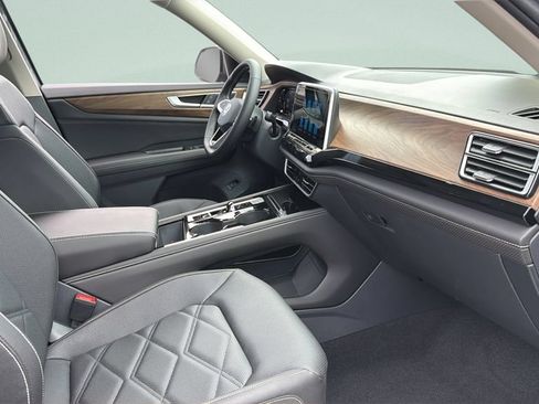 New 2026 Volkswagen Atlas SE FWD image 33