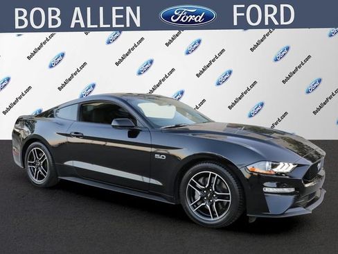 Used 2020 Ford Mustang GT RWD image 2