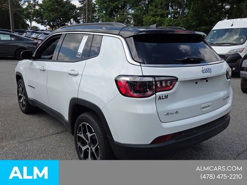 Used 2025 Jeep Compass Limited AWD/4WD image 11