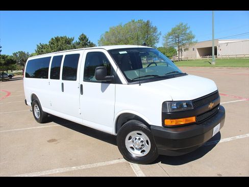 Used 2025 Chevrolet Express 3500 LS image 8