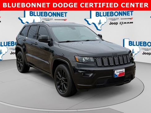 Used 2021 Jeep Grand Cherokee Laredo X RWD image 3