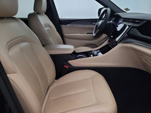 Used 2022 Jeep Grand Cherokee Limited 4xe image 21