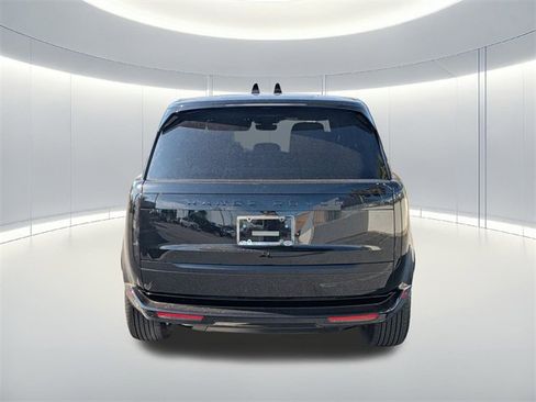 Used 2024 Land Rover Range Rover Long Wheelbase SE image 6