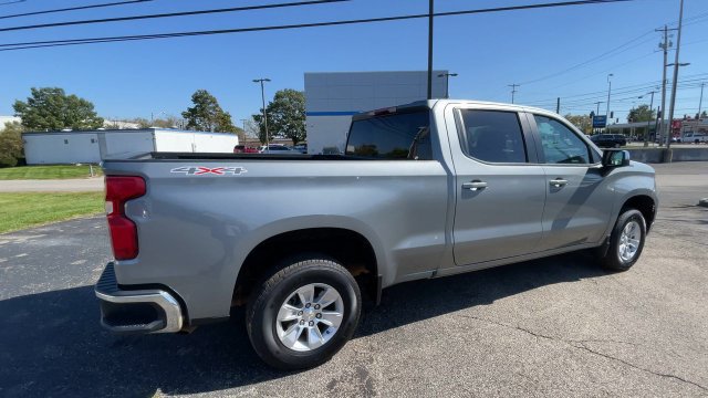 Used 2023 Chevrolet Silverado 1500 LT AWD/4WD image 2