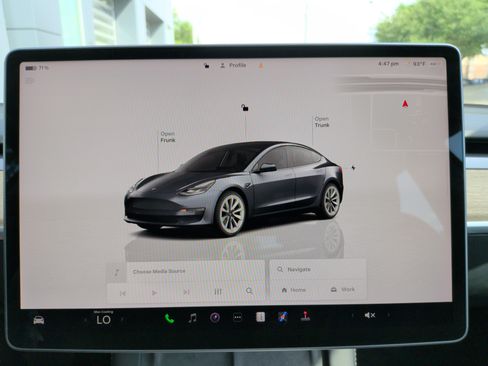 Used 2022 Tesla Model 3 Standard Range image 21