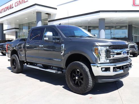 Used 2019 Ford F250 XLT w/ XLT Premium Package AWD/4WD image 8