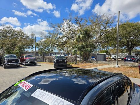 Used 2025 BMW X2 xDrive28i w/ Premium Package image 12