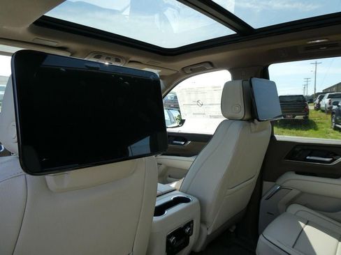New 2026 GMC Yukon Denali w/ Denali Reserve Package AWD/4WD image 16
