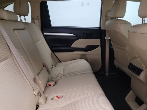 Used 2019 Toyota Highlander Plus image 19