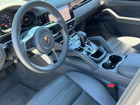 Certified 2023 Porsche Cayenne Platinum Edition AWD/4WD image 4