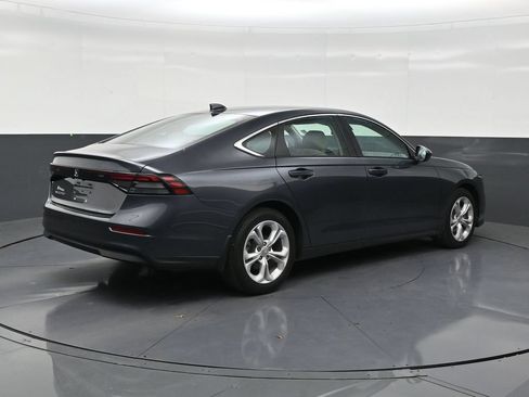 Used 2025 Honda Accord LX image 5