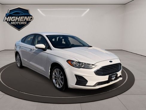 Used 2019 Ford Fusion SE image 9
