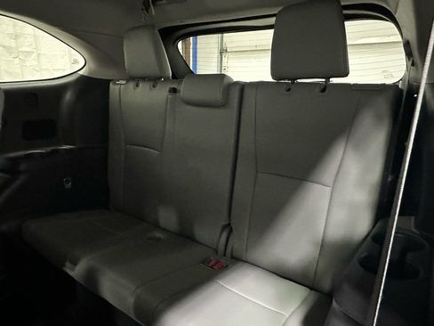 Used 2025 Toyota Highlander XLE image 52
