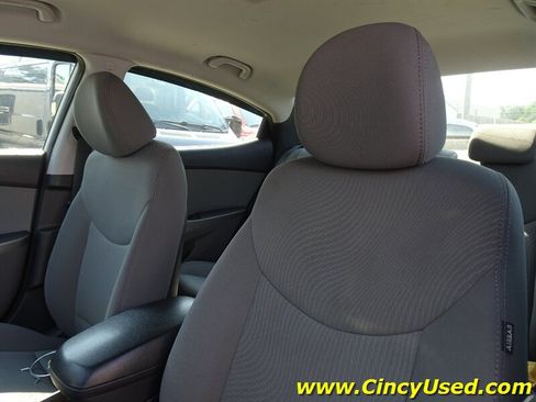 Used 2014 Hyundai Elantra SE FWD image 11