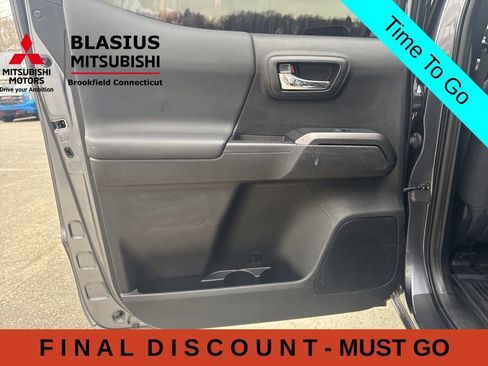 Used 2021 Toyota Tacoma TRD Sport w/ Technology Package AWD/4WD image 32