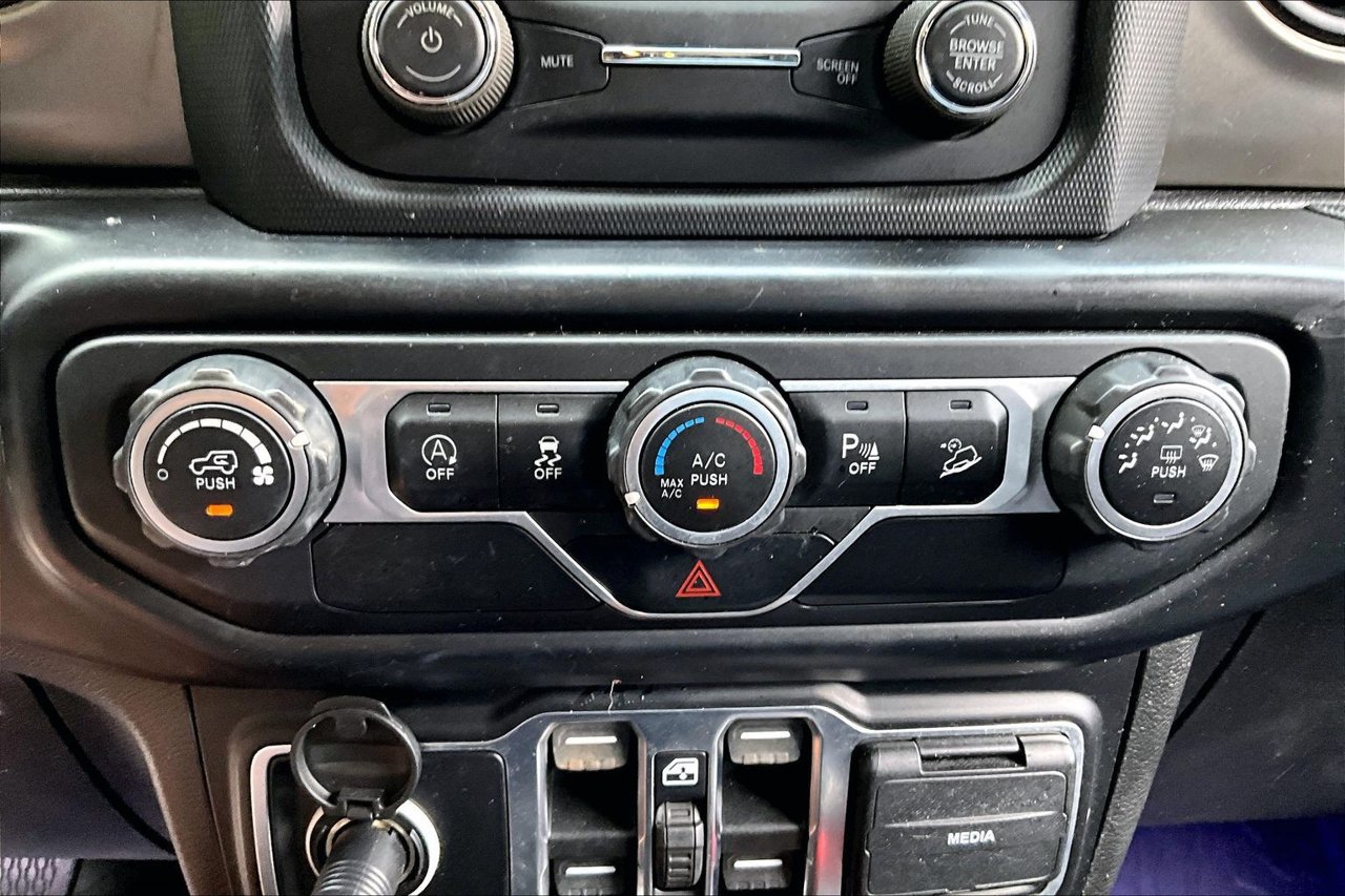 Used 2020 Jeep Wrangler Unlimited Sport AWD/4WD image 23