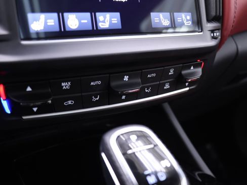 Used 2022 Maserati Levante GT image 12