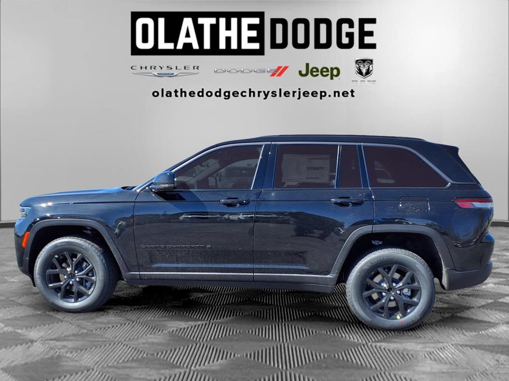 New 2026 Jeep Grand Cherokee Altitude AWD/4WD image 19