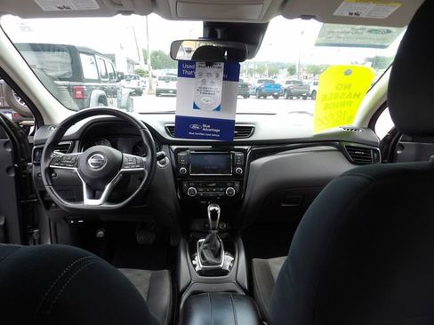 Used 2022 Nissan Rogue Sport SV FWD image 13