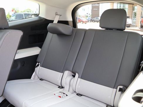 New 2026 Hyundai Ioniq 9 SEL image 9