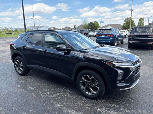 Used 2025 Chevrolet Trax LT w/ Driver Confidence Package FWD image 7