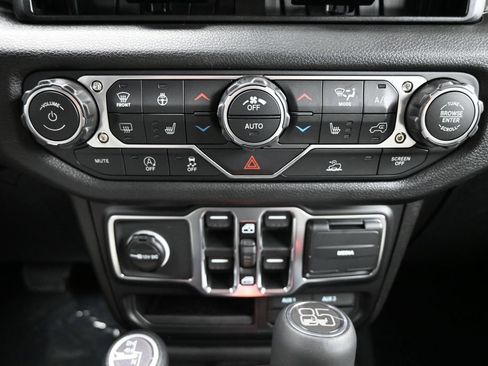 New 2026 Jeep Gladiator Sport AWD/4WD image 16