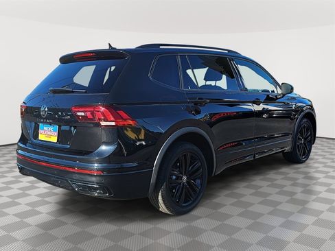 Certified 2022 Volkswagen Tiguan SE R-Line image 5