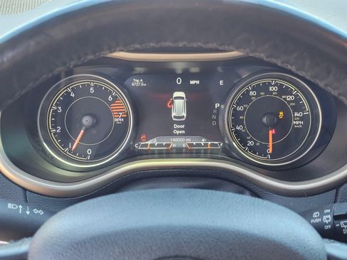 Used 2017 Jeep Cherokee Limited AWD/4WD image 25