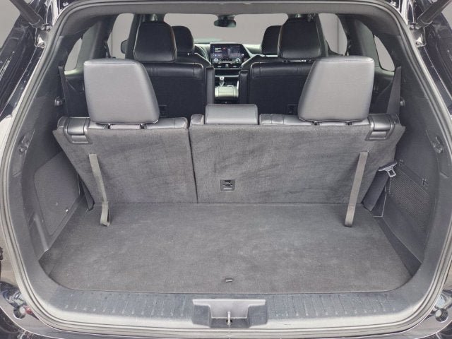 Used 2023 Toyota Highlander XSE AWD/4WD image 17