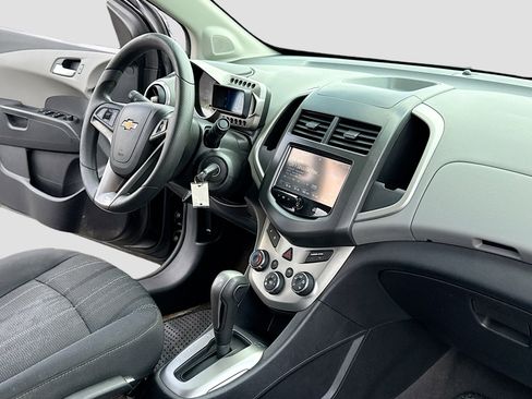 Used 2015 Chevrolet Sonic LT FWD image 5