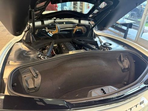 Used 2021 Chevrolet Corvette Stingray Preferred Cpe w/ Z51 Performance Package RWD image 28