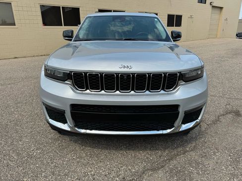 Used 2021 Jeep Grand Cherokee L Limited w/ Luxury Tech Group II image 2