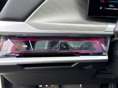 Used 2023 BMW 760i xDrive AWD/4WD image 19