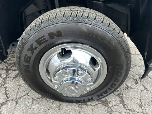 Used 2024 RAM 3500 Tradesman w/ Chrome Appearance Group image 30