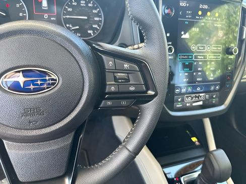 Used 2025 Subaru Forester Premium AWD/4WD image 16