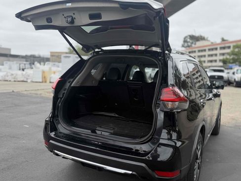 Used 2018 Nissan Rogue SL FWD image 10