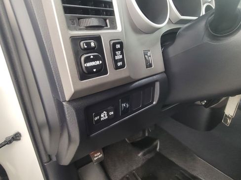 Used 2013 Toyota Tundra 2WD Double Cab w/ Tow Pkg image 21