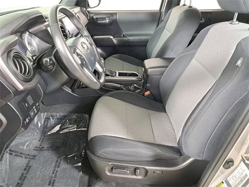 Used 2020 Toyota Tacoma TRD Off-Road image 19