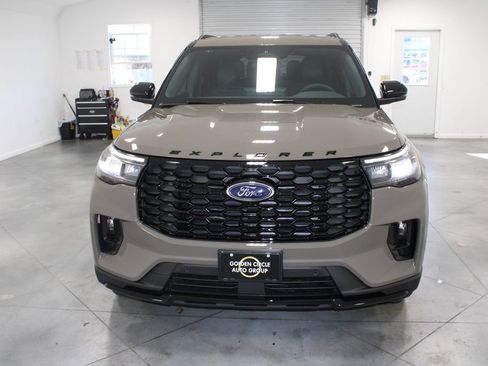New 2026 Ford Explorer ST-Line image 2
