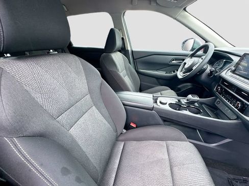 Used 2024 Nissan Rogue SV AWD/4WD image 31